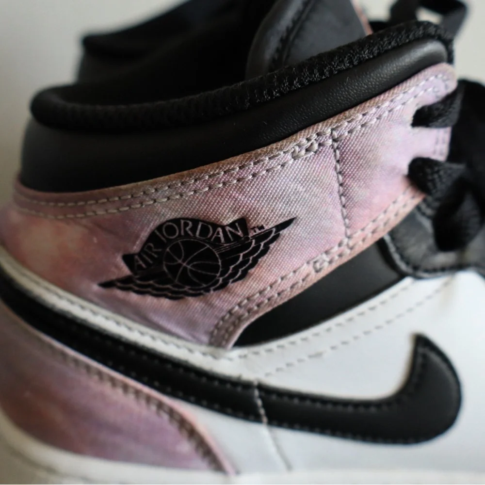 Nike Air Jordan 1 Mid SE “Zen Master” – Size 4.5Y